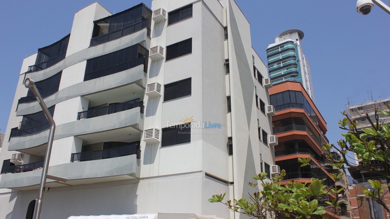 Apartamento para aluguel de temporada em Itapema (Meia Praia)