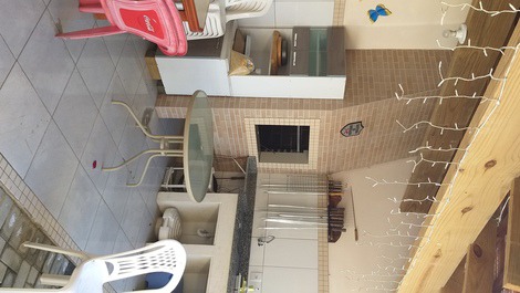 Estudio en zona céntrica y comercial, lugar seguro, cerca de la playa.