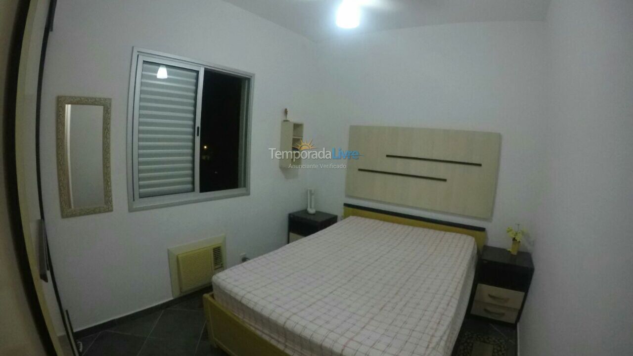 Apartamento para aluguel de temporada em Ubatuba (Praia das Toninhas)