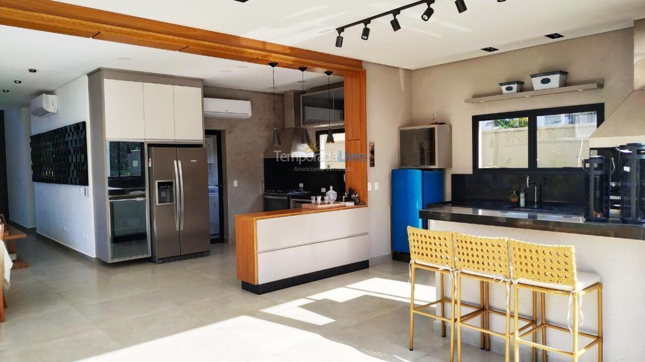 Casa para aluguel de temporada em Bertioga (Riviera de São Lourenço)