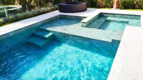 MANSÃO - 06 SUÍTES