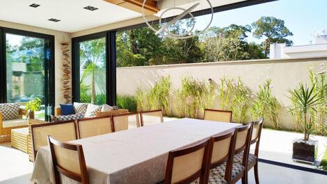 MANSÃO - 06 SUÍTES