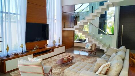 MANSÃO - 06 SUÍTES