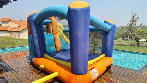 Incrível Mansão com Estrutura para Festas e Banquetes