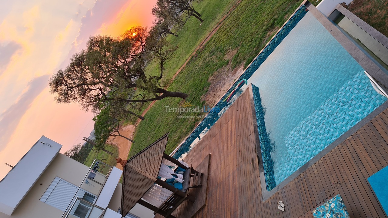 Casa para aluguel de temporada em Paranapanema (Riviera de Santa Cristina Xiii)