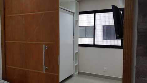 Quarto com a cama embutida