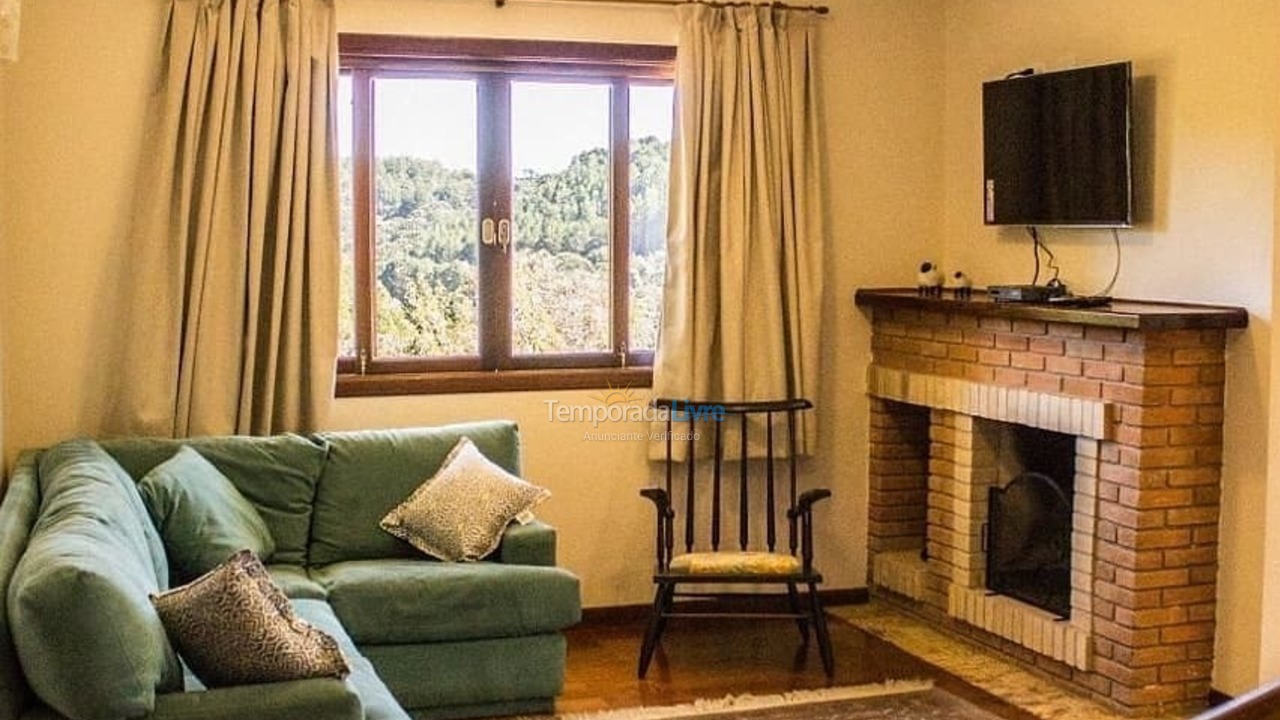 Casa para aluguel de temporada em Campos do Jordão (Condominio Umuarama)