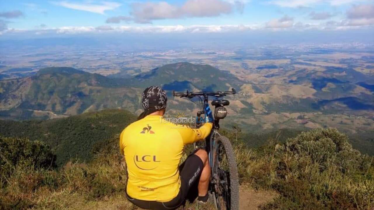 Casa para aluguel de temporada em Campos do Jordão (Condominio Umuarama)