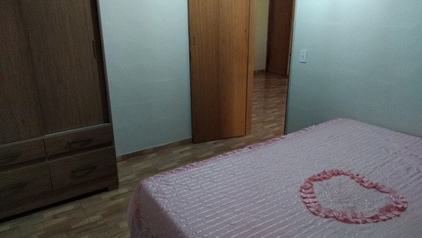 Quarto casal, cama queen