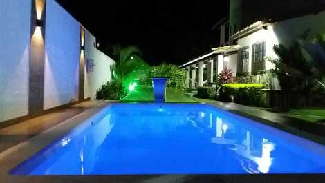 Piscina a noite 