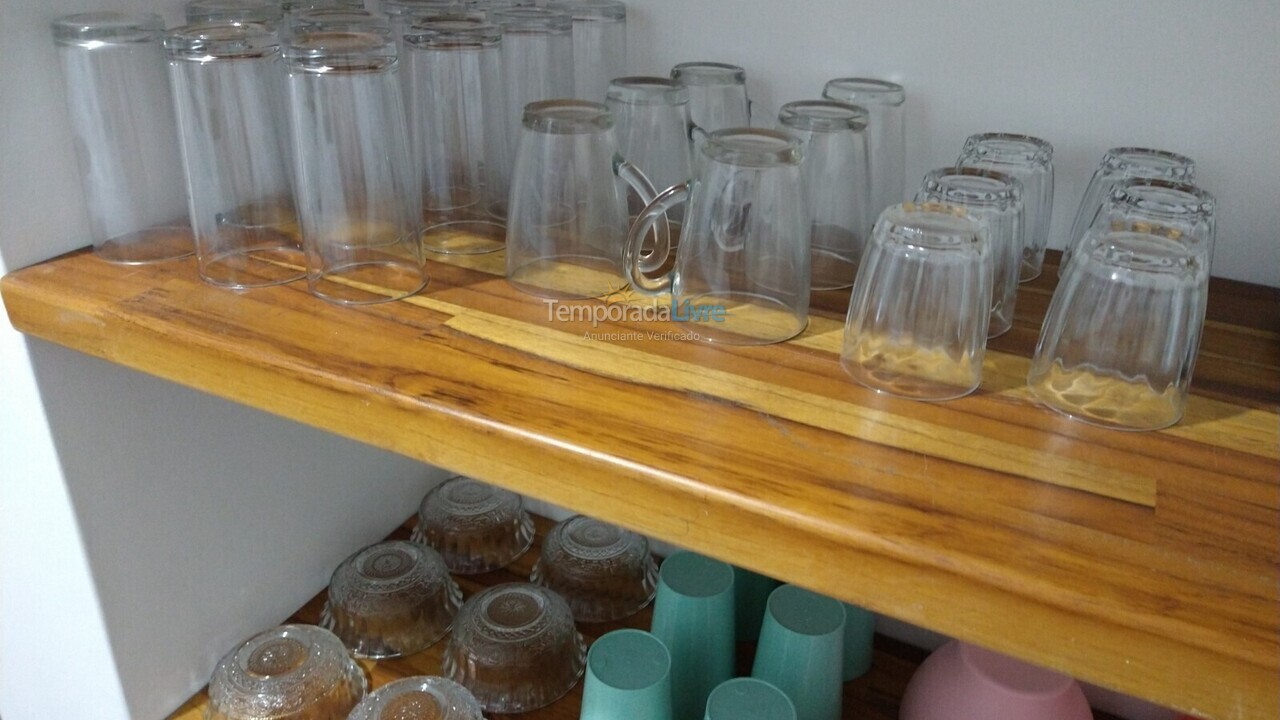 Apartamento para aluguel de temporada em Guarujá (Pitangueiras)