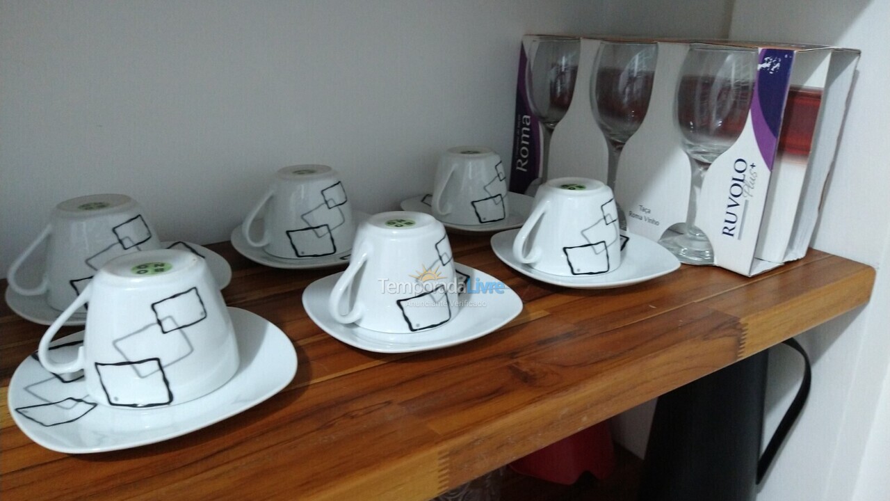 Apartamento para aluguel de temporada em Guarujá (Pitangueiras)