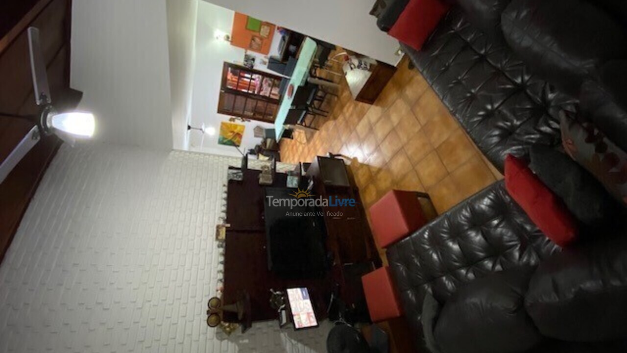 Casa para aluguel de temporada em Ubatuba (Praia das Toninhas)