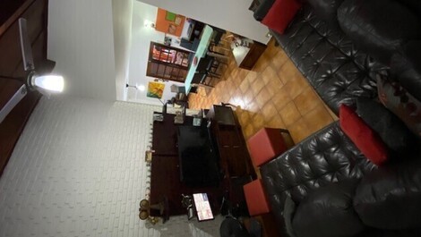 Excelente Casa para Temporada em Ubatuba - Piscina Churrasqueira WiFi