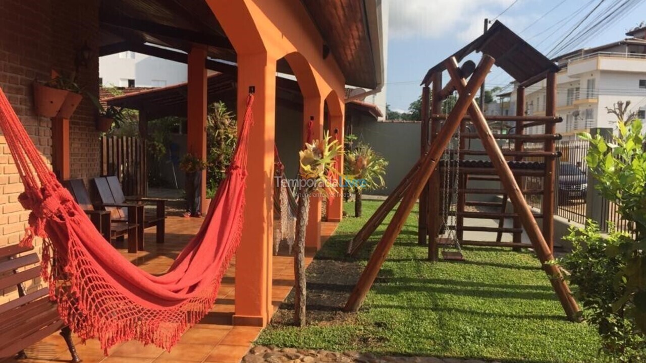 Casa para aluguel de temporada em Ubatuba (Praia das Toninhas)