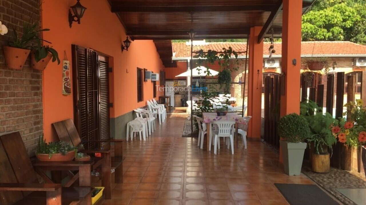 Casa para aluguel de temporada em Ubatuba (Praia das Toninhas)