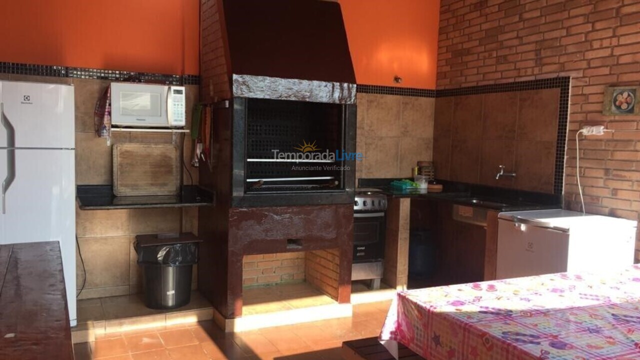 Casa para aluguel de temporada em Ubatuba (Praia das Toninhas)