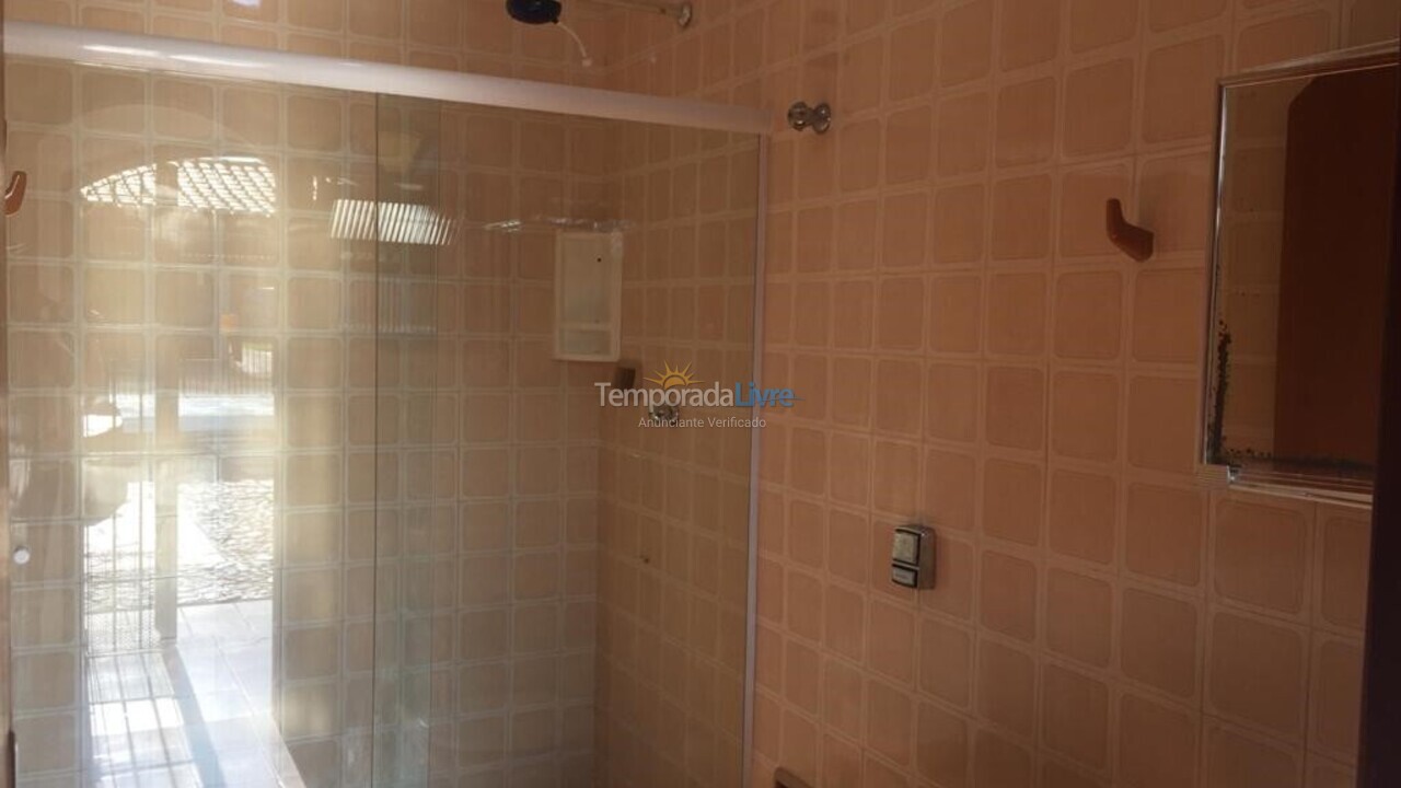 Casa para aluguel de temporada em Ubatuba (Praia das Toninhas)