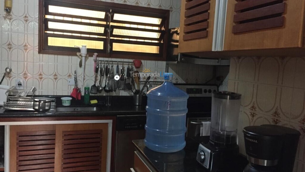 Casa para aluguel de temporada em Ubatuba (Praia das Toninhas)