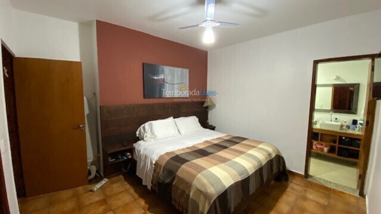 Casa para aluguel de temporada em Ubatuba (Praia das Toninhas)