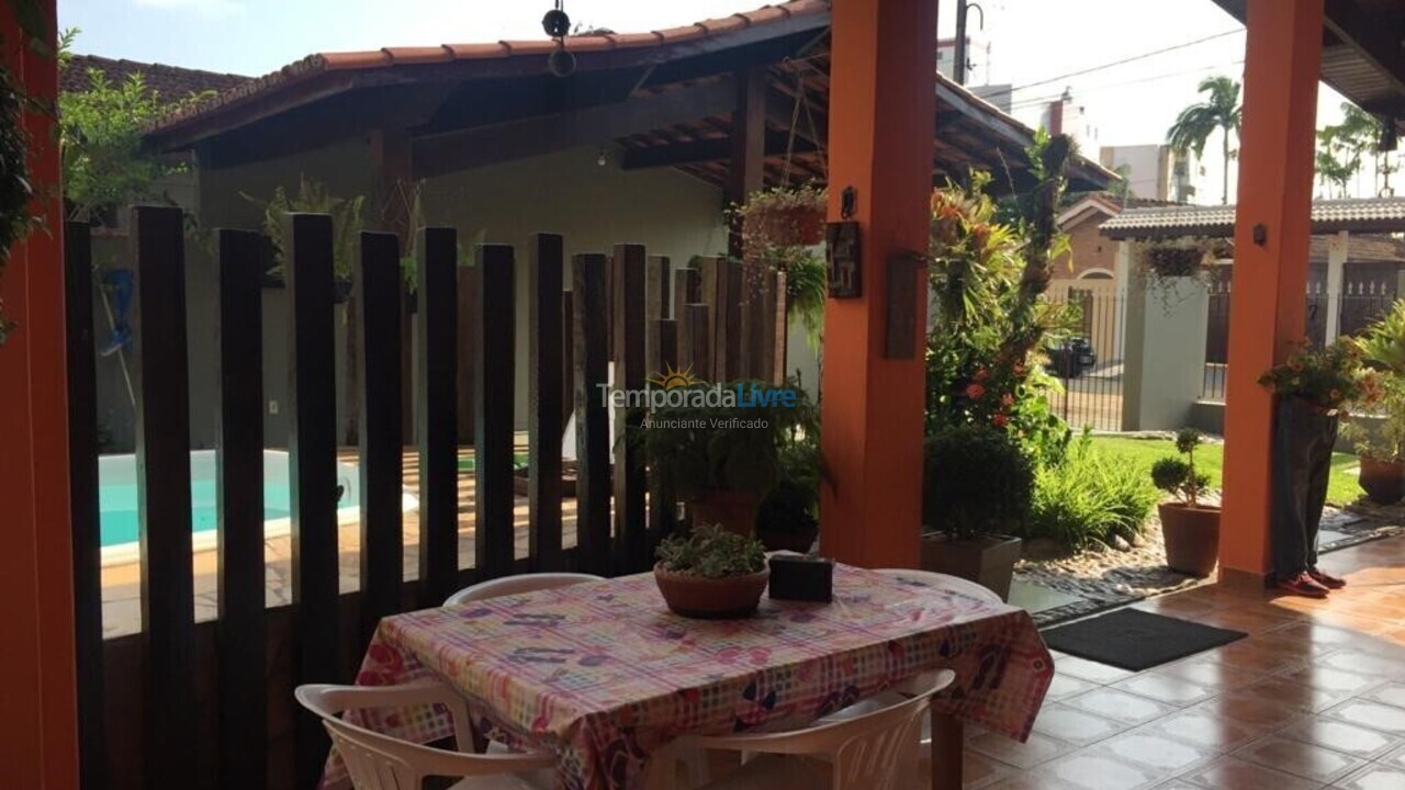 Casa para aluguel de temporada em Ubatuba (Praia das Toninhas)