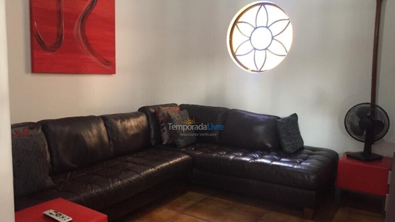 Casa para aluguel de temporada em Ubatuba (Praia das Toninhas)