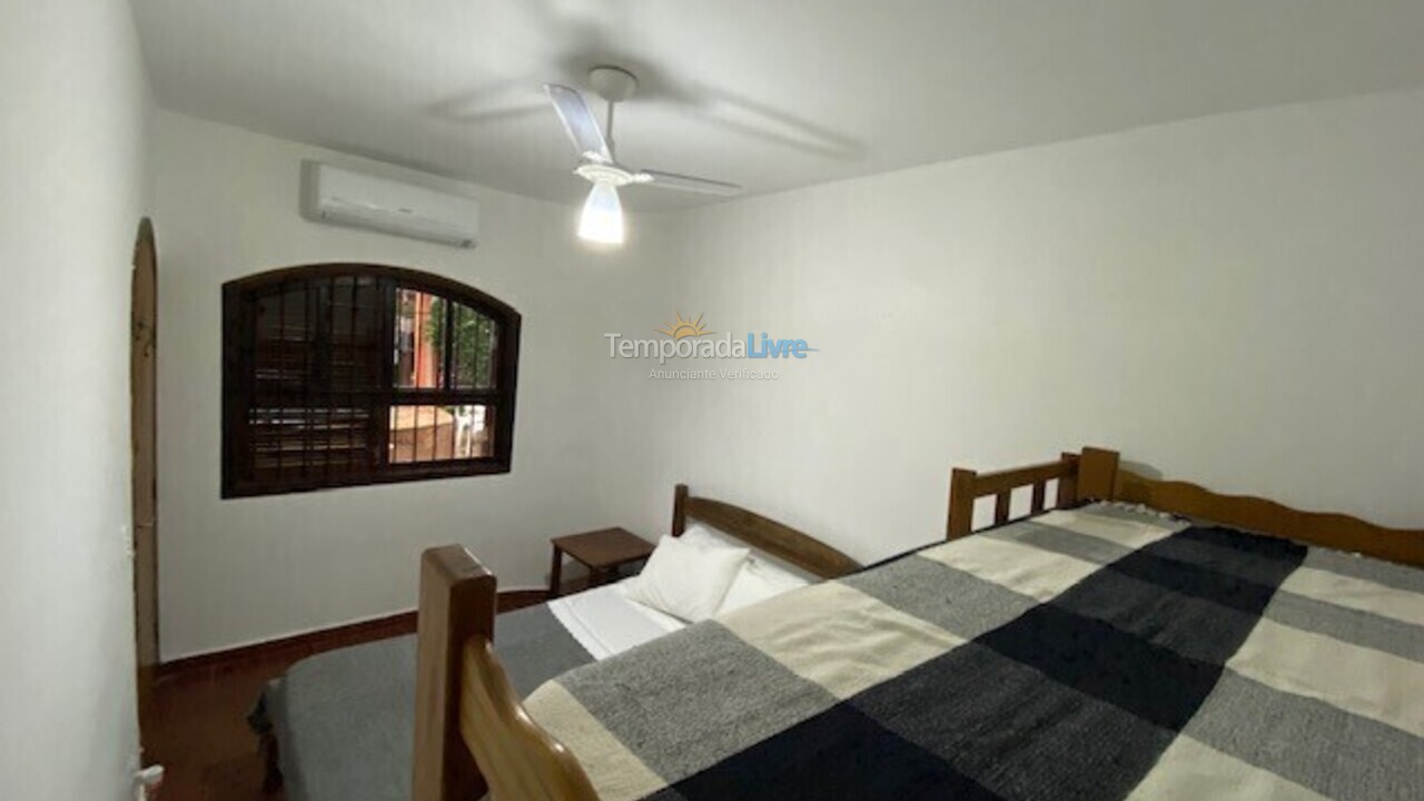 Casa para aluguel de temporada em Ubatuba (Praia das Toninhas)