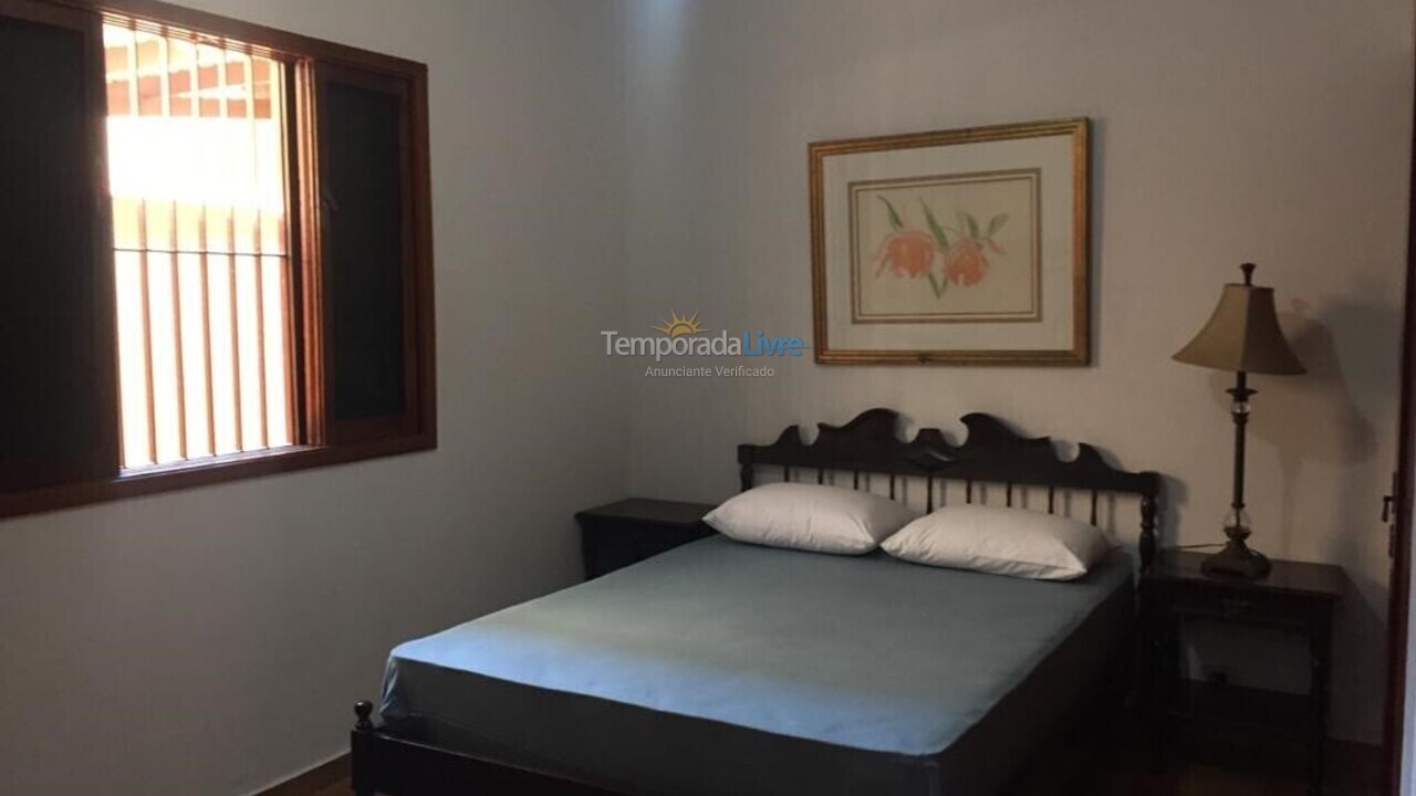 Casa para aluguel de temporada em Ubatuba (Praia das Toninhas)