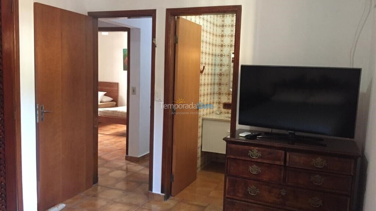 Casa para aluguel de temporada em Ubatuba (Praia das Toninhas)