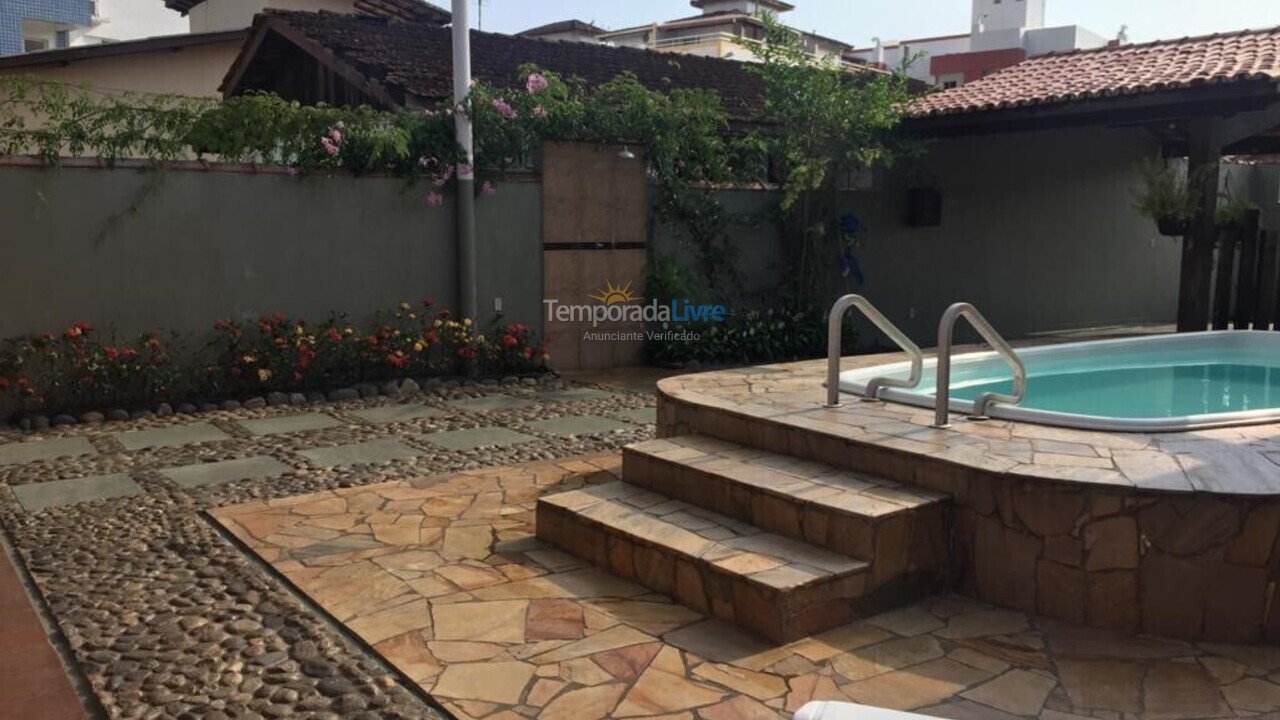 Casa para aluguel de temporada em Ubatuba (Praia das Toninhas)