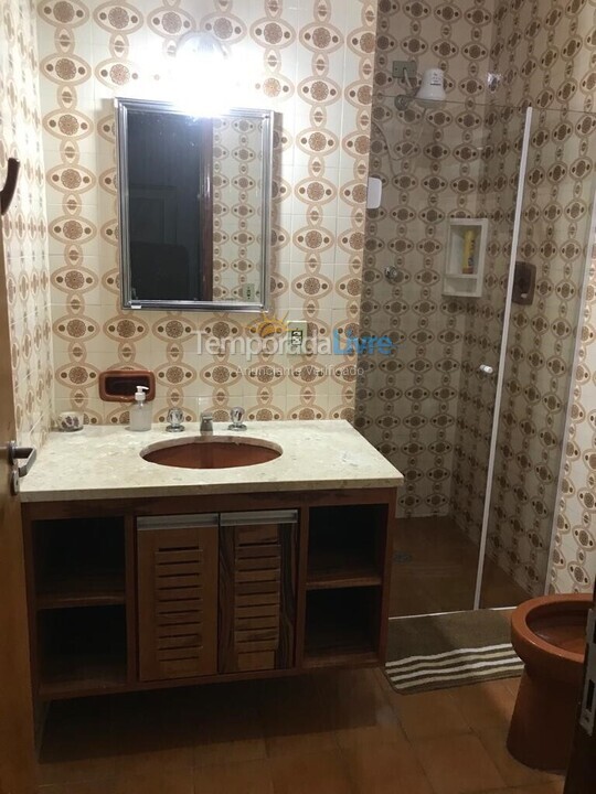 Casa para aluguel de temporada em Ubatuba (Praia das Toninhas)