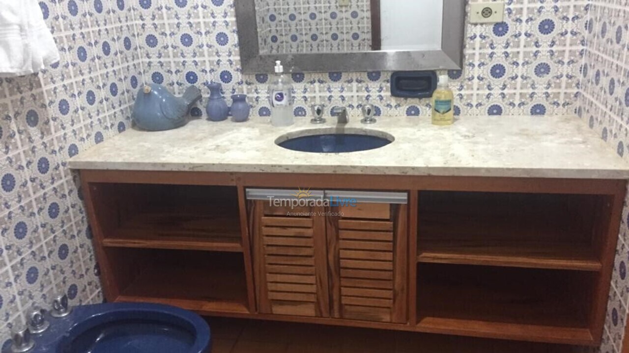 Casa para aluguel de temporada em Ubatuba (Praia das Toninhas)