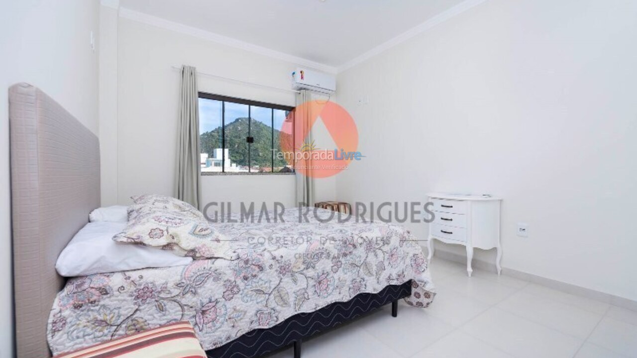 Casa para aluguel de temporada em Bombinhas (Canto Grande)