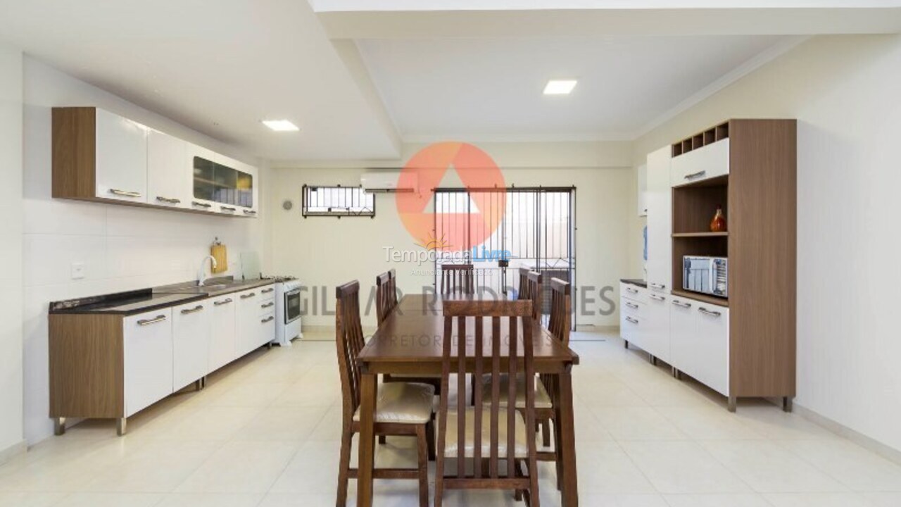 Casa para aluguel de temporada em Bombinhas (Canto Grande)