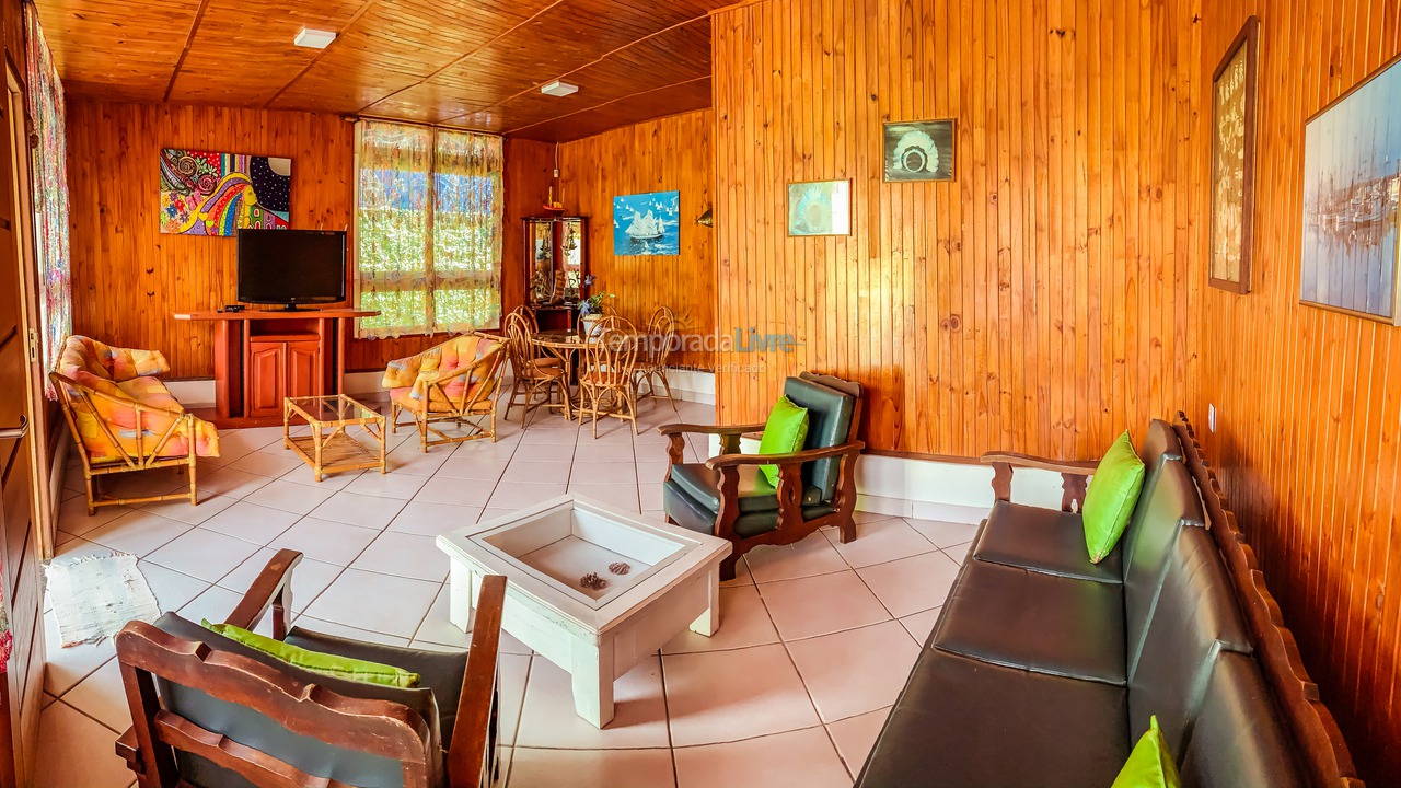 Casa para alquiler de vacaciones em Ubatuba (Praia das Toninhas)