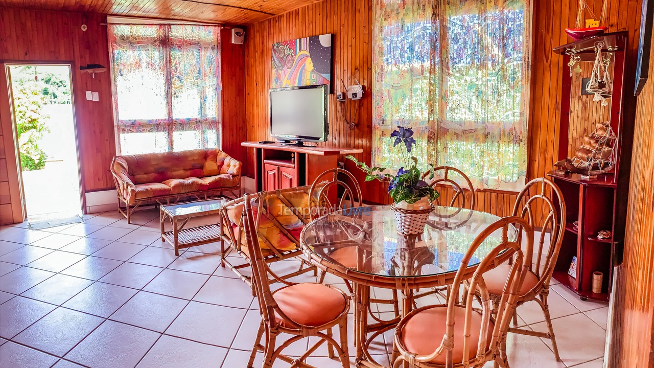 Casa para alquiler de vacaciones em Ubatuba (Praia das Toninhas)