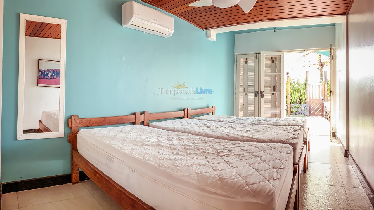 Casa para aluguel de temporada em Ubatuba (Praia das Toninhas)