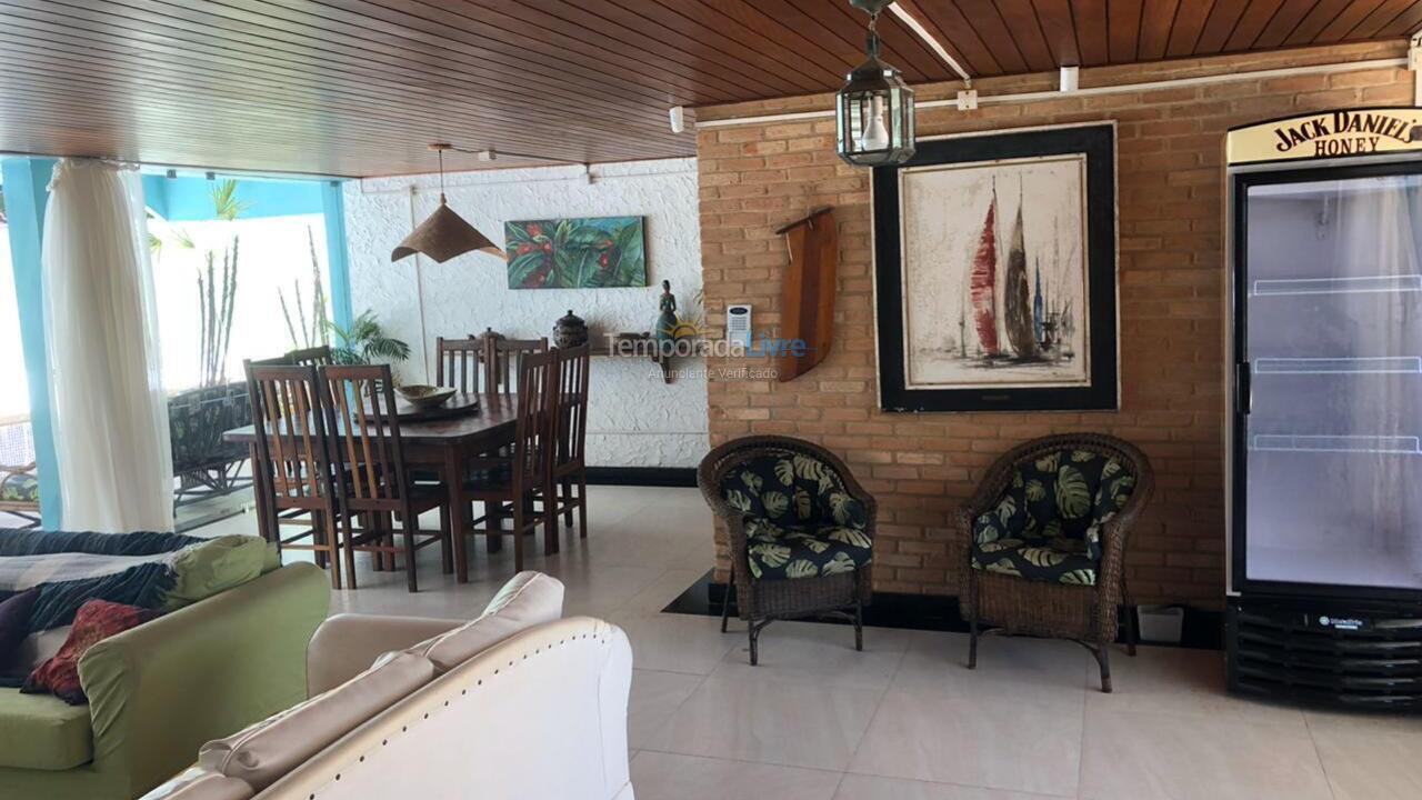 Casa para aluguel de temporada em Ubatuba (Praia das Toninhas)