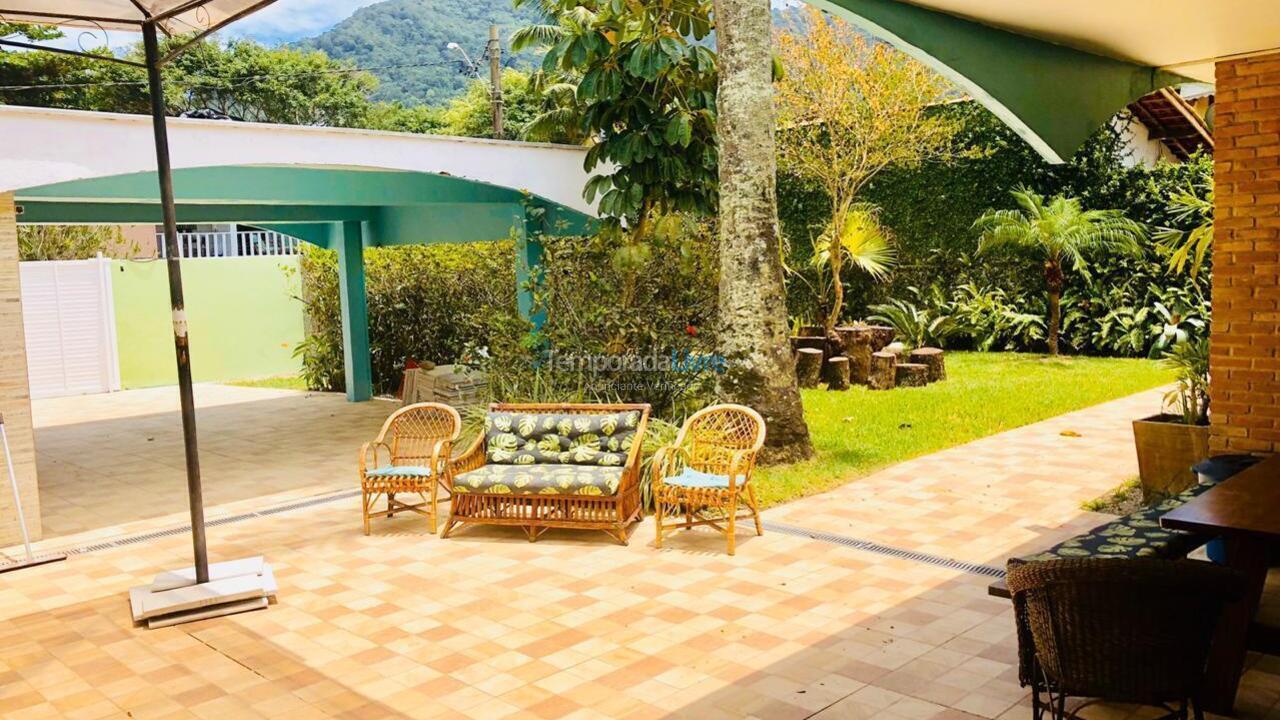 Casa para aluguel de temporada em Ubatuba (Praia das Toninhas)