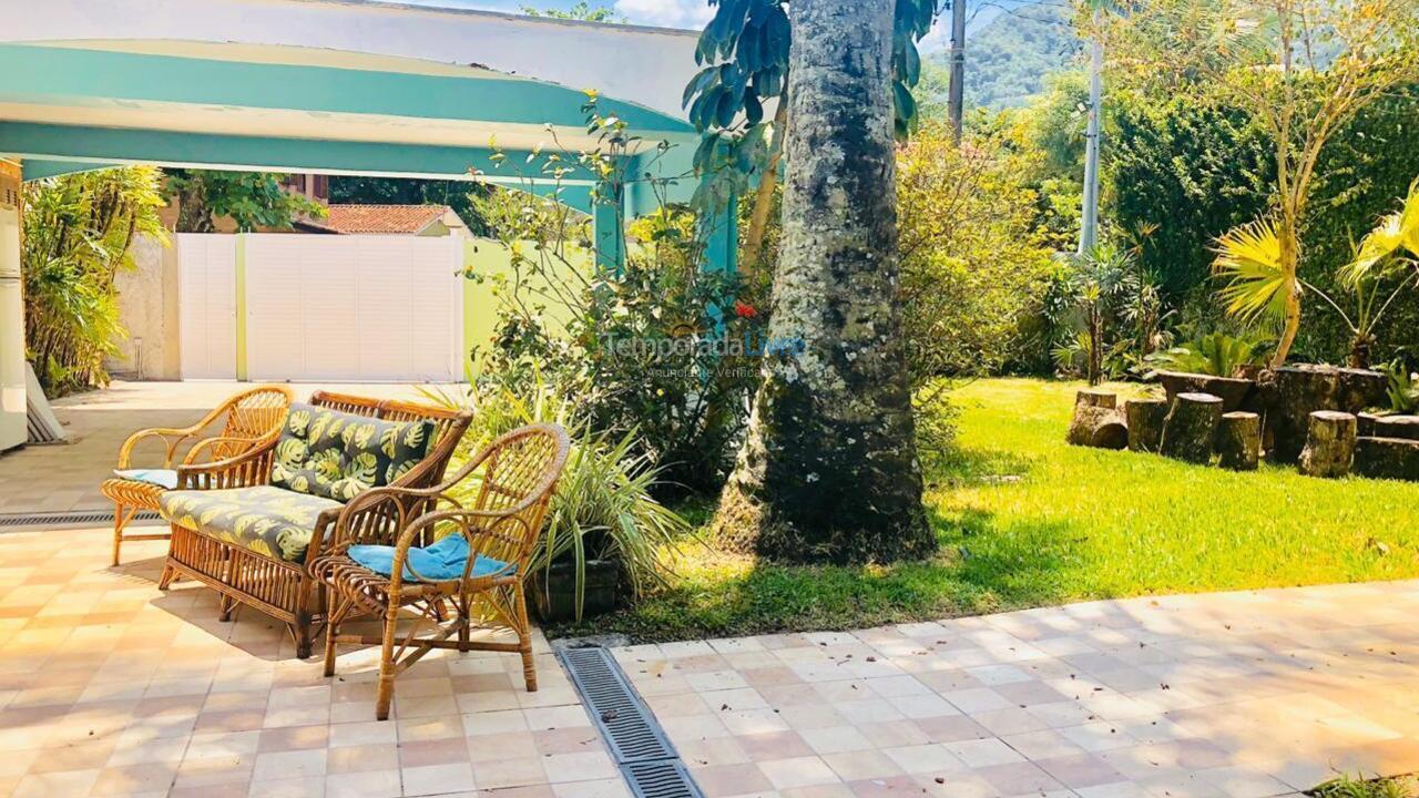 Casa para aluguel de temporada em Ubatuba (Praia das Toninhas)