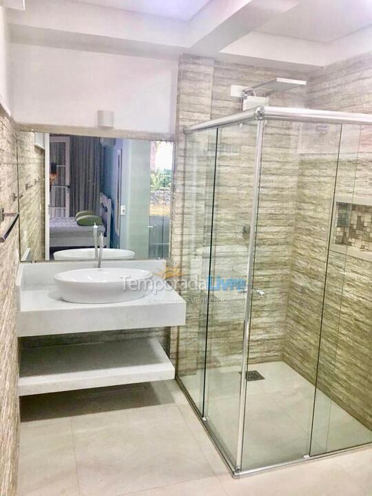 Casa para aluguel de temporada em Ubatuba (Praia das Toninhas)