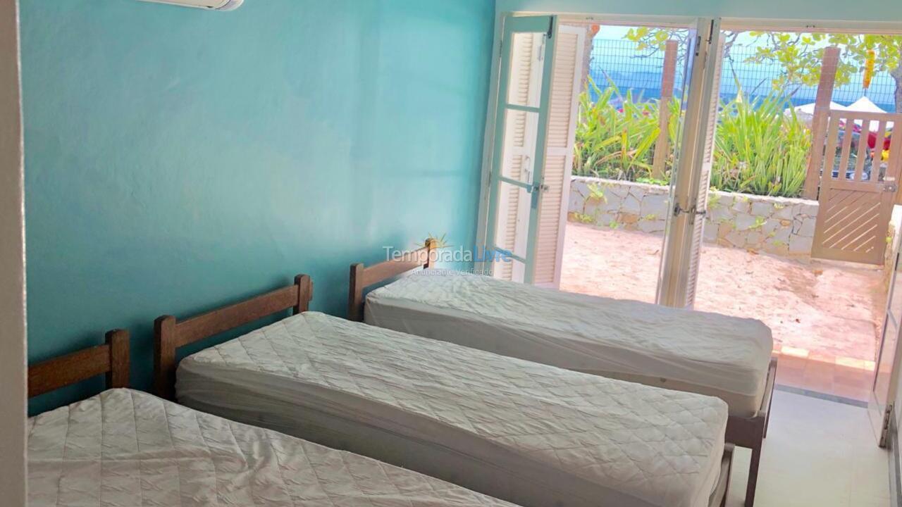 Casa para aluguel de temporada em Ubatuba (Praia das Toninhas)
