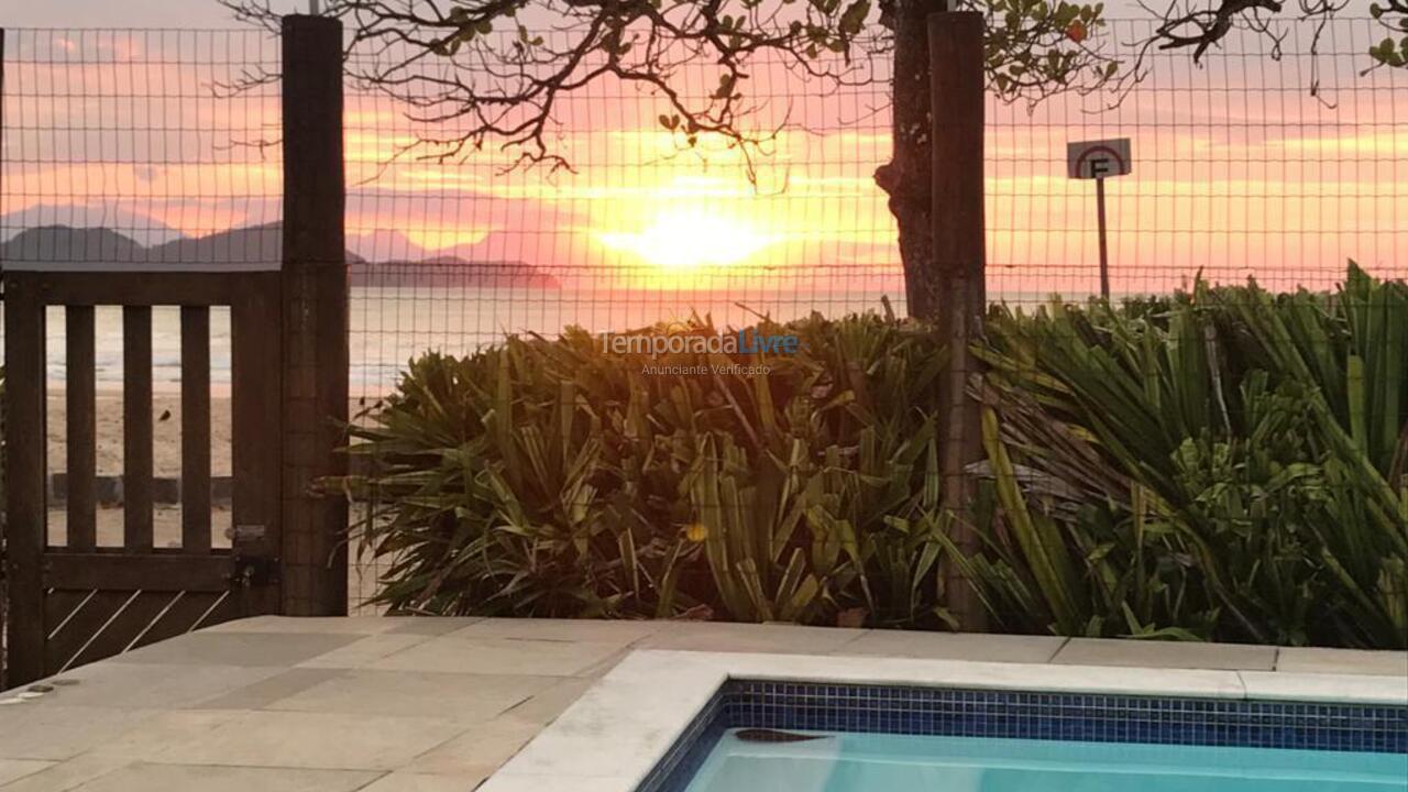 Casa para aluguel de temporada em Ubatuba (Praia das Toninhas)