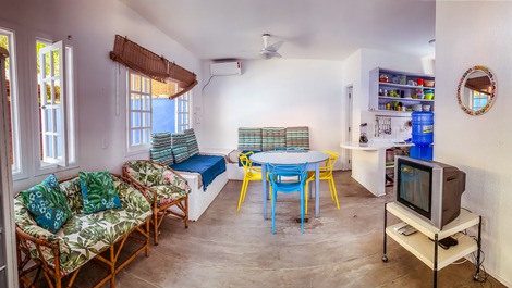 TOWNHOUSE WITH SWIMMING POOL A 10-minute walk from Praia das Toninhas