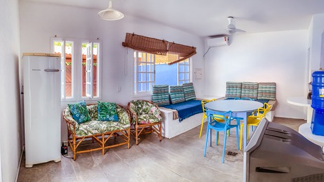 TOWNHOUSE WITH SWIMMING POOL A 10-minute walk from Praia das Toninhas