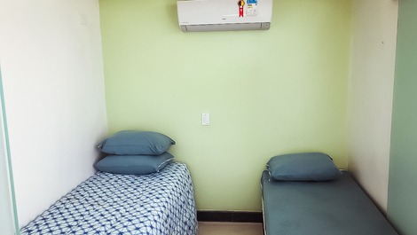 30m from the sea. 2 suites, air conditioning, barbecue