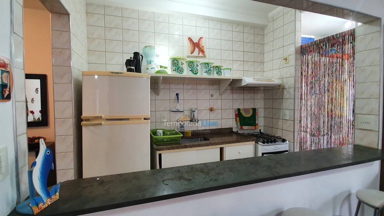 Apartamento para aluguel de temporada em Ubatuba (Praia das Toninhas)