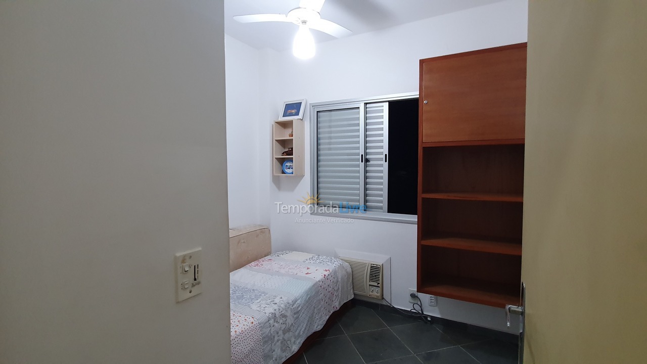 Apartamento para aluguel de temporada em Ubatuba (Praia das Toninhas)