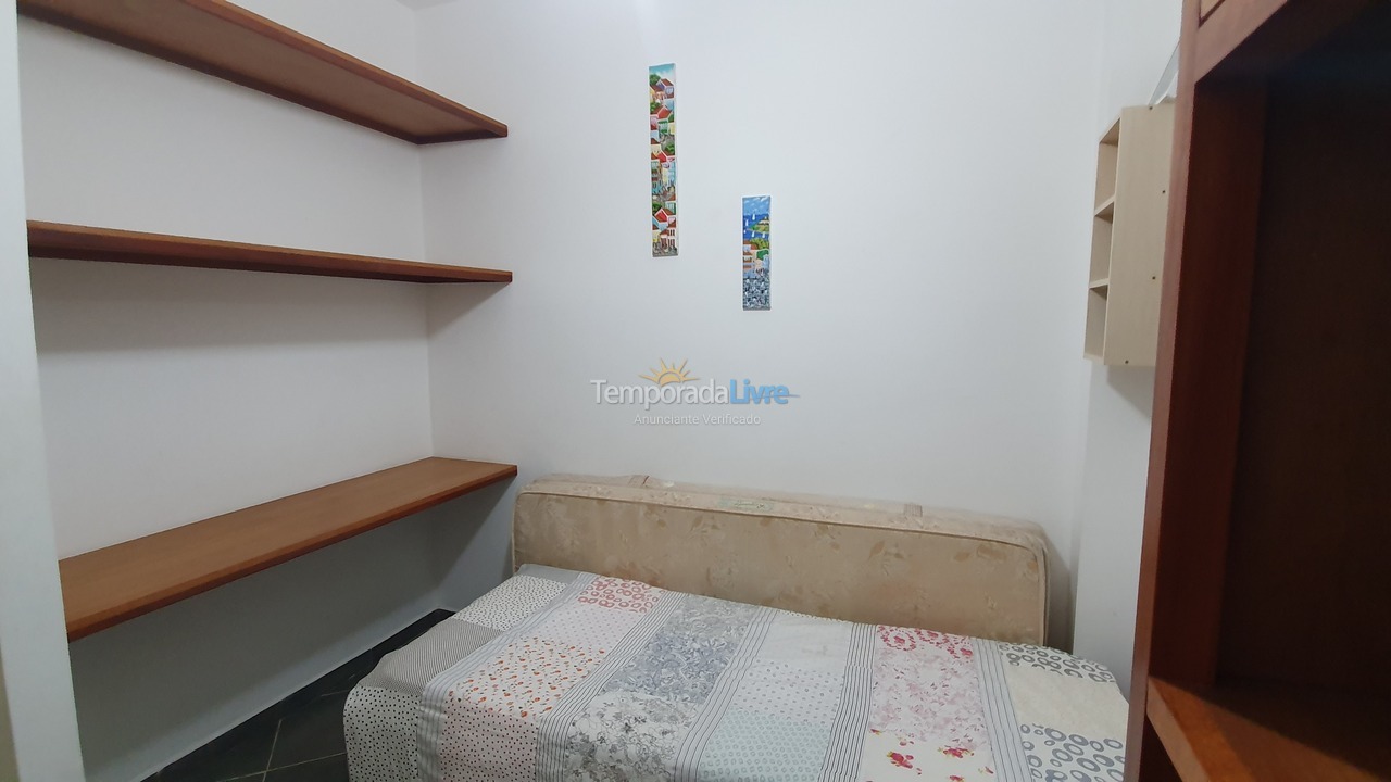 Apartamento para aluguel de temporada em Ubatuba (Praia das Toninhas)