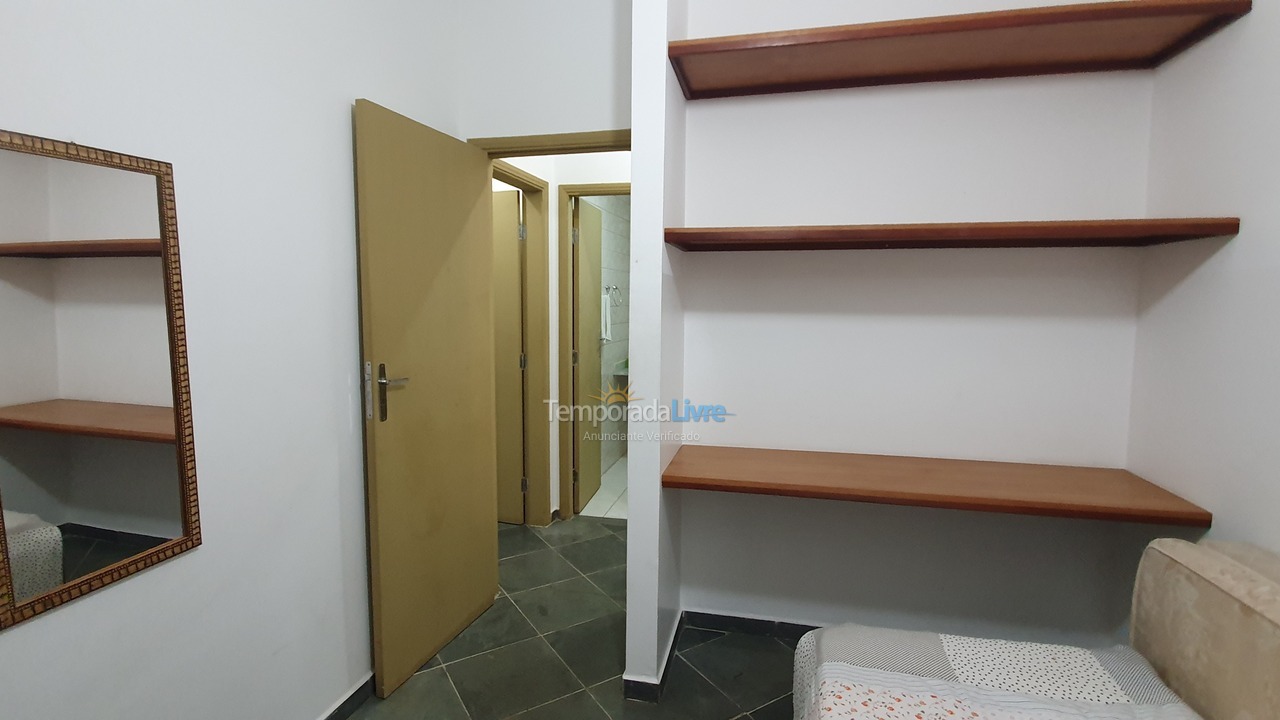 Apartamento para aluguel de temporada em Ubatuba (Praia das Toninhas)